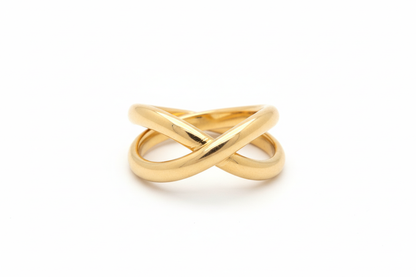 imagem de um anel com 2 aros na cor dourada